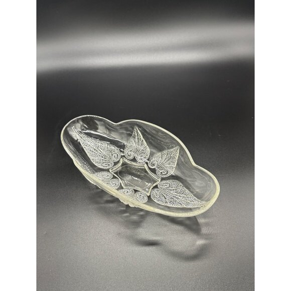 Vintage Anchor Hocking Clear Glass Oblong Relish Dish With Renaissance Leaf Desi - Picture 3 of 12